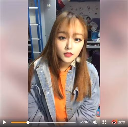 Bi boc phot song ao, hot girl livestream khien ai cung giat minh-Hinh-3