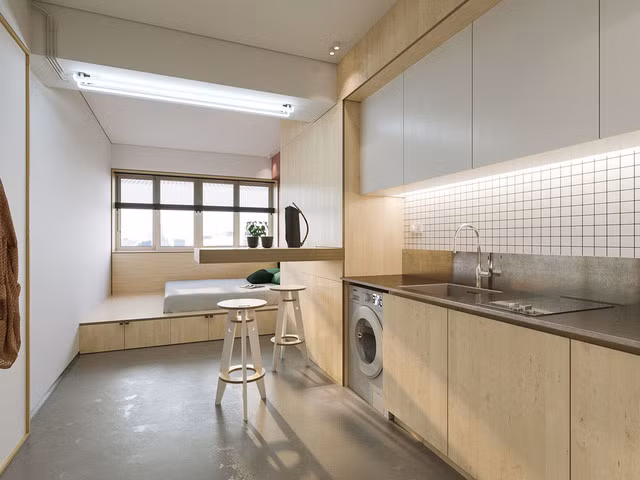 Với diện tích chỉ 23m2, tất cả các phòng đều sinh hoạt trong một không gian chung. Đồ đạc nằm gọn gàng trong các kệ được thiết kế rất sáng tạo.