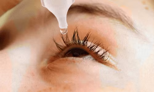 Không nên dùng nước mắt nhân tạo có chất bảo quản kéo dài. Không nên dùng nước mắt nhân tạo có chất bảo quản kéo dài.