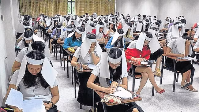 Một cách chống quay cóp siêu bá đạo.