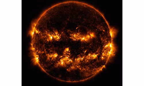 NASA công bố bức ảnh Mặt trời “hưởng ứng” Halloween NASA cong bo buc anh Mat troi “huong ung” Halloween
