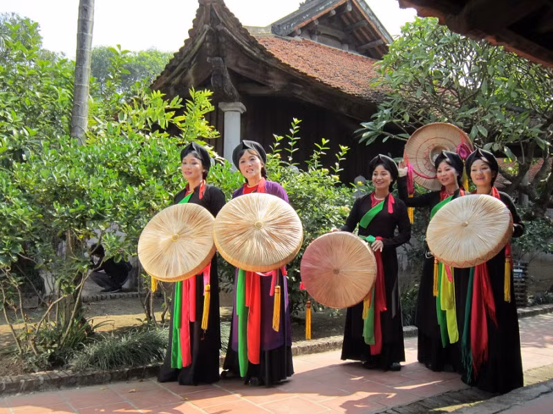 Chiec non quai thao cua phu nu Viet-Hinh-2