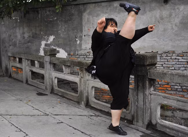 Đừng nghĩ béo là không làm được gì nha mấy ông.