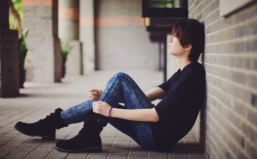 Khi không đáp ứng được như cầu của bạn gái, cũng là lúc chàng trai cay đắng nhận lấy lời yêu cầu chia tay - (Ảnh minh họa).