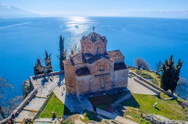 Ohrid, Macedonia: Tại đây, du khách có thể chiêm ngưỡng toàn cảnh hồ Ohrid từ nhà thời St. John the Theologia.