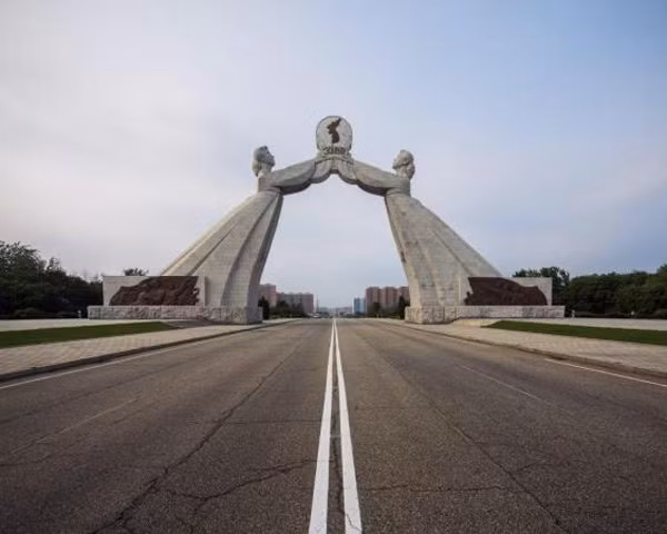 Lãnh tụ Kim Nhật Thành muốn Bình Nhưỡng mới trở thành "Vườn Kiến trúc Juche", hay còn gọi là Tự lực tự cường.