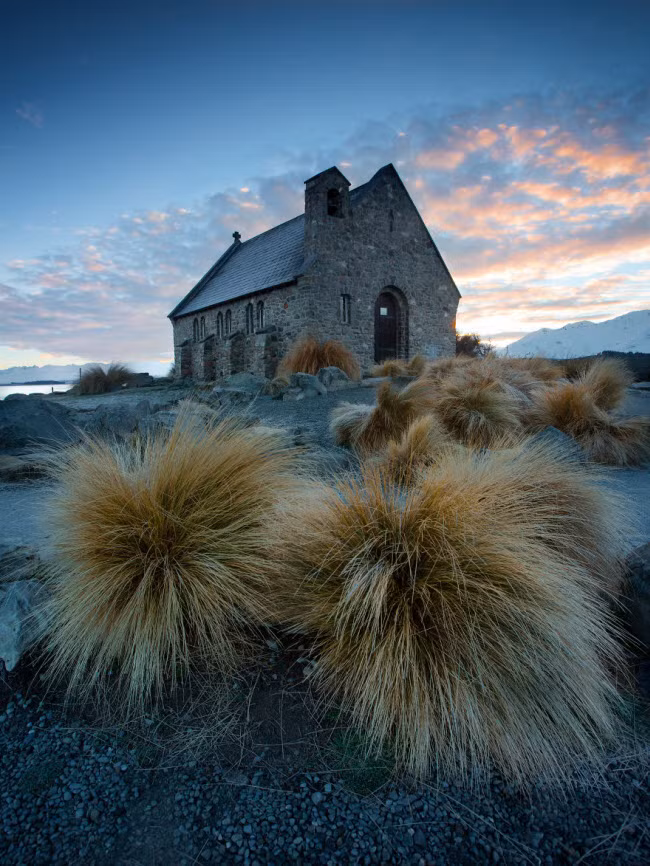 Nhà thờ Good Shepherd bên hồ Tekapo.