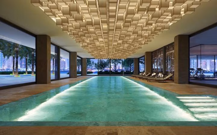 Căn hộ penthouse đắt nhất Dubai, nó đi kèm với một hồ bơi trên tầng thượng dài 20 mét. Hồ bơi này sẽ trở thành một trong những hồ bơi cao nhất và riêng tư nhất ở Dubai sau khi hoàn thành.