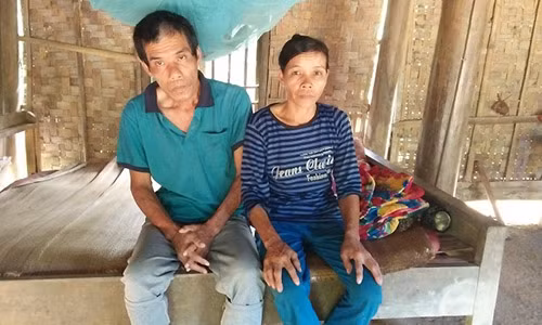 Chong tam than bo di biet xu 20 nam, vo khoc ngat ngay gap lai