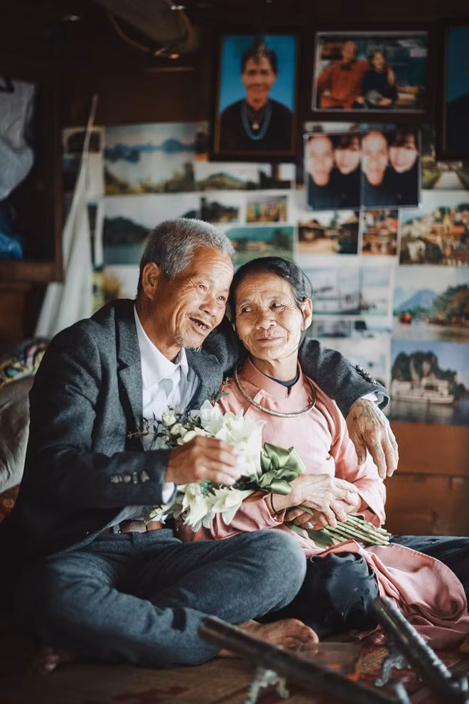 Hai cau chuyen tinh yeu xe khach va cach hanh xu dang suy ngam-Hinh-2