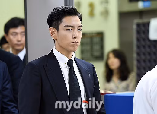 T.O.P lĩnh án trong thời gian chấp hành quân ngũ. Anh còn bị trục xuất khỏi đơn vị cảnh sát vì bê bối.