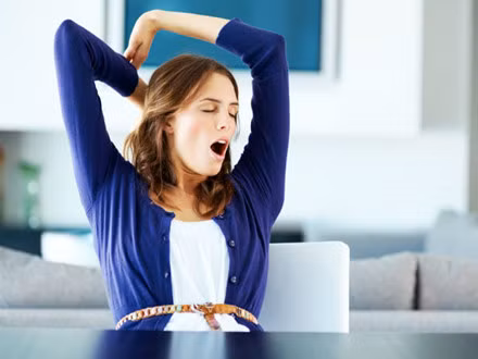 Một nghiên cứu gần đây chỉ ra rằng những người bị bệnh đa xơ cứng thường bị rối loạn chức năng điều nhiệt, nghĩa là người bệnh không có khả năng để kiểm soát nhiệt độ của cơ thể, từ đó dẫn đến những cơn ngáp dài và liên tục.