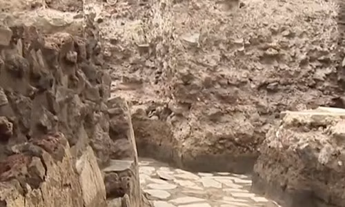 Mexico: Dao dat, phat hien den co khong lo ngan tuoi