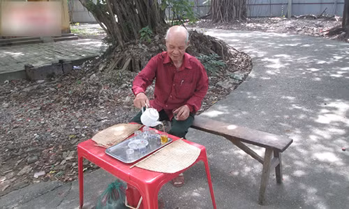 Rung ron xac khong phan huy qua loi ke cua cuu binh gia