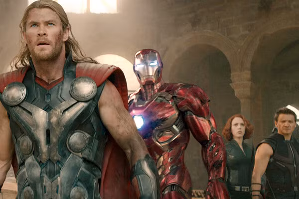 8. Mark XLV : Đây là bộ giáp Iron Man thứ 45 của Tony Stark, xuất hiện trong Avengers: Age Of Ultron. Được trang bị trí tuệ nhân tạo mới mang tên F.R.I.D.A.Y, bộ giáp rất mạnh mẽ, đặc biệt với súng lazer có thể làm tan chảy cơ thể làm bằng kim loại quý Vibranium của robot Ultron.