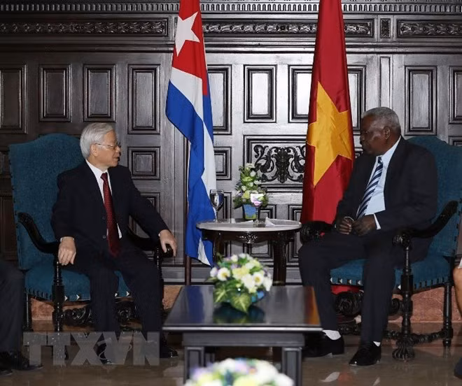 Tổng Bí thư Nguyễn Phú Trọng hội kiến với Chủ tịch Quốc hội Cuba Esteban Lazo Henández. (Ảnh: Trí Dũng/TTXVN)