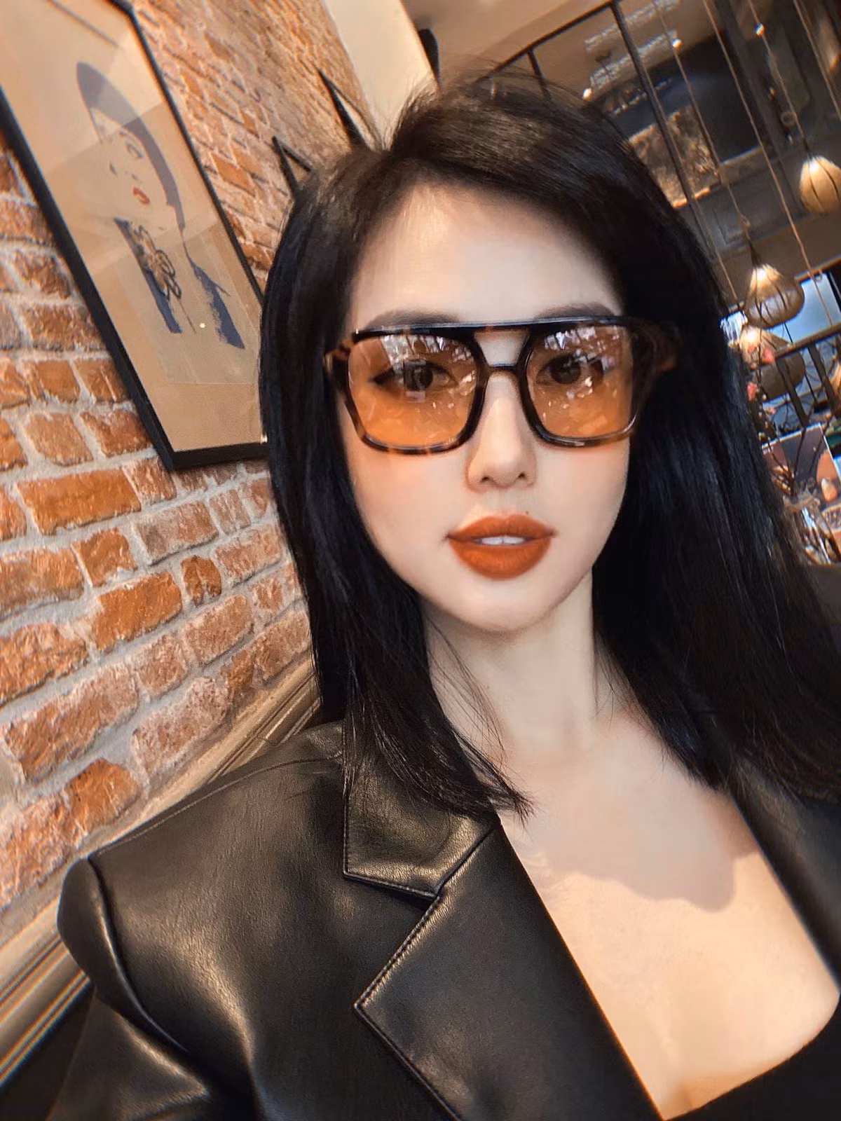 Tâm Tít cũng từng bị nghi phẫu thuật thẩm mỹ khuôn mặt nhưng đã lên tiếng phủ nhận.