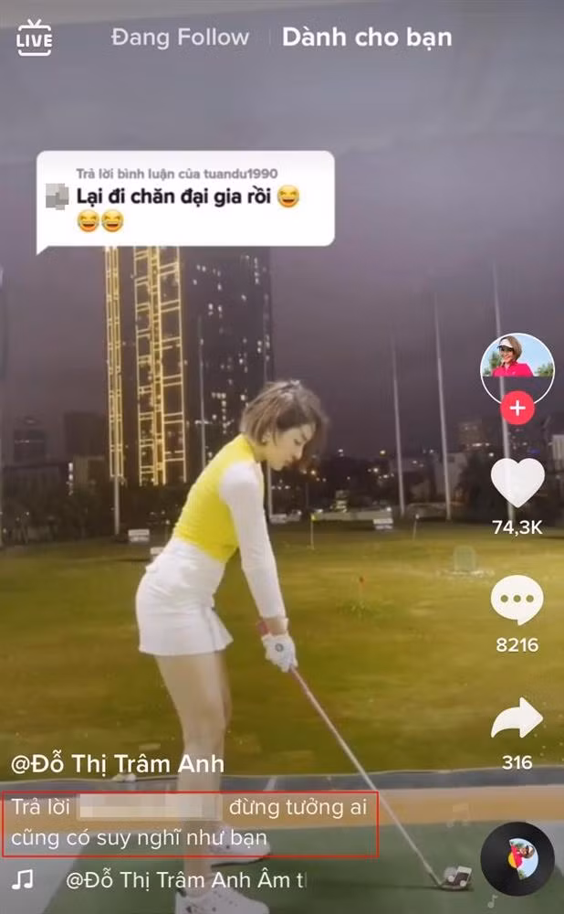 Mới đây nhất, khi đăng tải đoạn video tập golf trên TikTok, người đẹp xứ Thanh bị một cư dân mạng để lại bình luận kém duyên về việc cặp với đại gia.