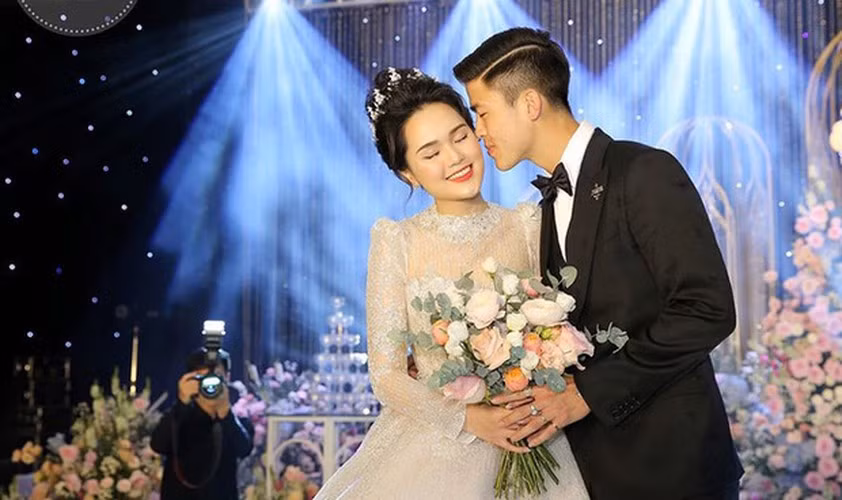 Tuy nhiên, H.D đã từ chối nhận tiền từ và chuyển lại với lý do "đến tầm này thì không cần gì nữa, cho cũng không dám xin..."