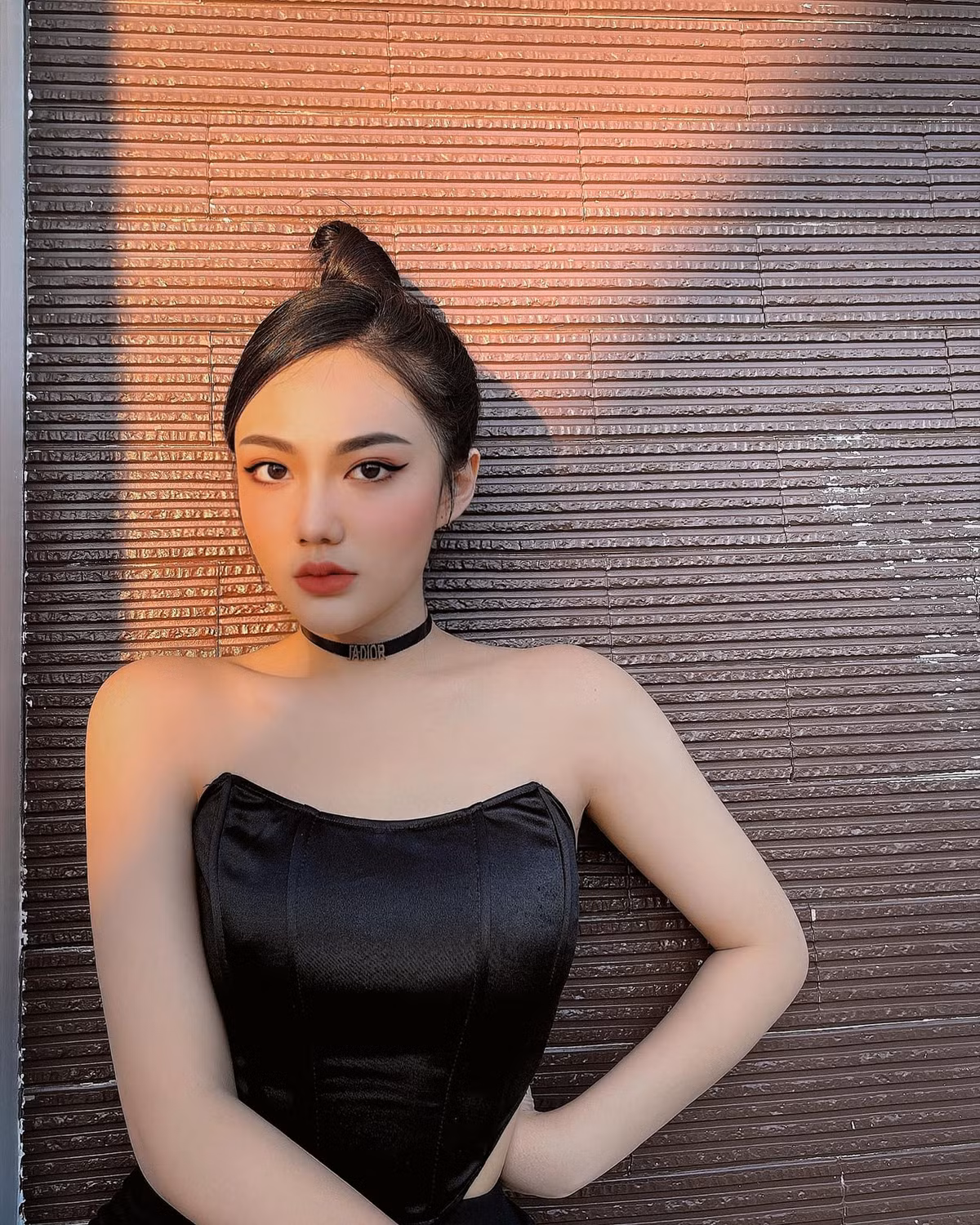 Triệu Vy càng ngày càng sắc sảo mặn mà hơn. Cô nàng ưa lối makeup khá đậm, trông có phần chững chạc.