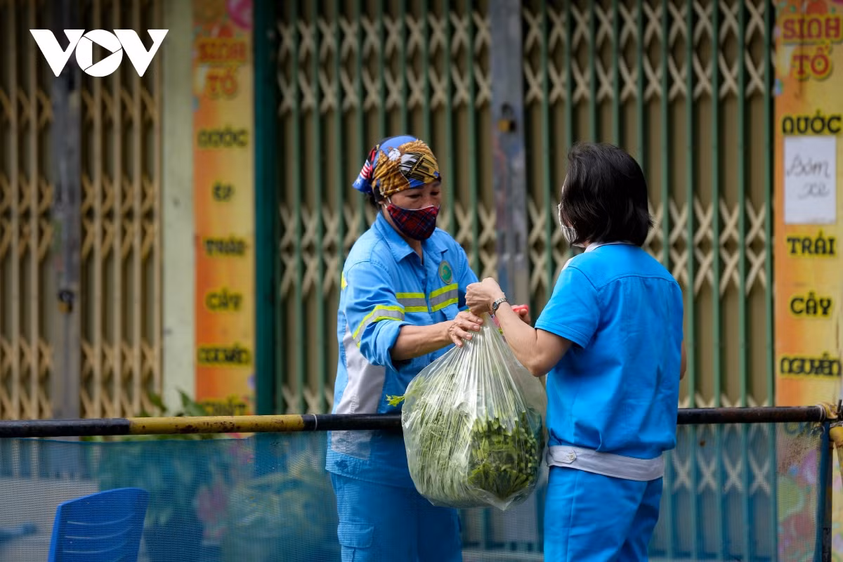 Từ 27/4 đến nay, Hà Nội ghi nhận hơn 2.554 ca dương tính với SARS-CoV-2, trong đó số mắc ghi nhận ngoài cộng đồng hơn 1.305, số mắc đã được cách ly hơn 1.249./.