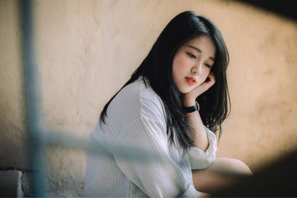 Cô giáo Nga đã có buổi livestream dạy học đầu tiên và màn "debut" của cô Nga cũng tạo ra những dấu ấn nhất định..