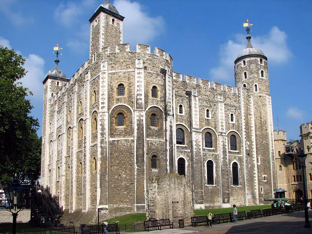Kể từ đó, linh hồn đức Tổng giám mục Canterbury St Thomas Beckett không còn xuất hiện nữa.