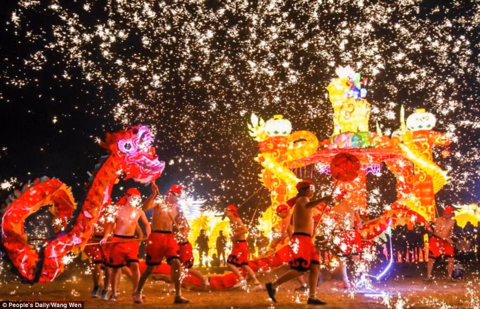 Theo số liệu thống kê của Bộ Văn hóa Trung Quốc, 119 quốc gia tổ chức lễ hội đón chào Tết Nguyên đán.