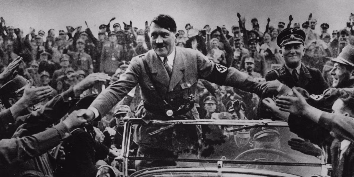 Theo đó, Hitler thành lập Đức quốc xã (hay còn gọi Đệ Tam Đế chế) vào ngày 24/3/1933. Đế chế này sụp đổ khi phát xít Đức bị lực lượng đồng minh đánh bại năm 1945. Video: Tiếp tục truy tìm tội phạm chiến tranh thời phát xít Đức (nguồn: VCT14)