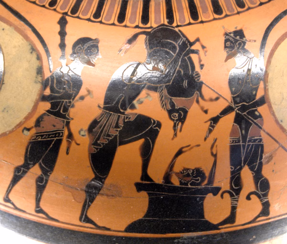 Cuối cùng, con heo Erymanthian kiệt sức và ngã lăn ra đất. Khi ấy, Hercules tới nơi và trói chân con lợn rồi mang nó đến trước mặt vua Eurystheus.