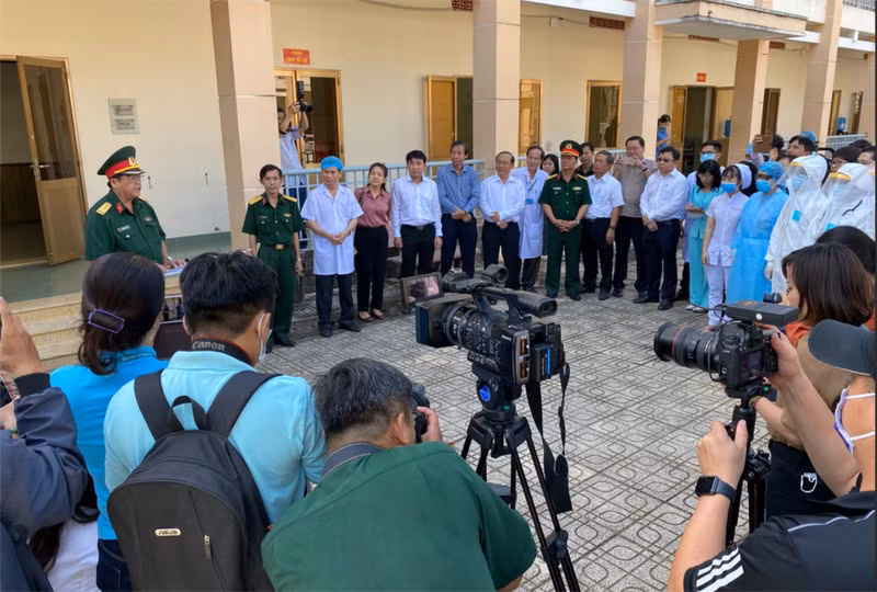 TP HCM: Bệnh viện dã chiến tập trung phòng, chống nCoV chính thức hoạt động - Hình 4 TP HCM: Benh vien da chien tap trung phong, chong nCoV chinh thuc hoat dong-Hinh-4