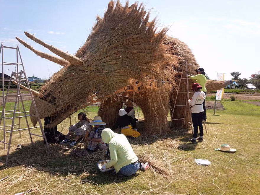 Để hoàn thành một mô hình, cần tới sự giúp đỡ của rất nhiều người.