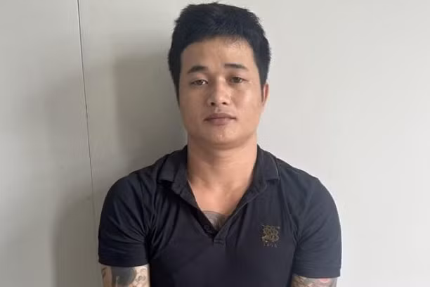Bắt đối tượng bị truy nã 2 tội khi đang lẩn trốn tại Phú Quốc Bat doi tuong bi truy na 2 toi khi dang lan tron tai Phu Quoc