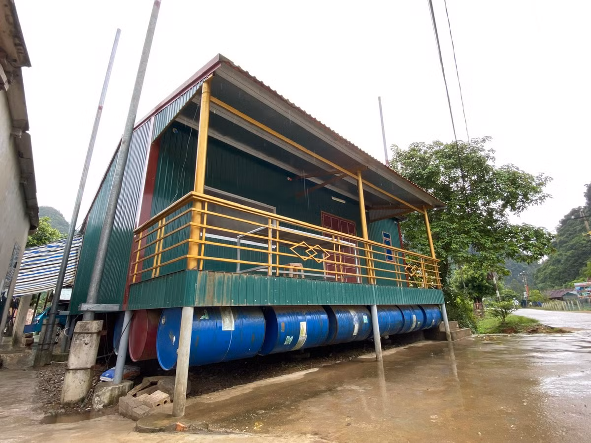 Những ngôi nhà phao tránh lũ là minh chứng sinh động cho quyết tâm của người dân nơi đây thích ứng với thiên tai, mưa lũ.
