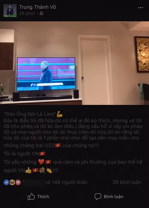 Trước chiến thắng của U23 Việt Nam, MC Thành Trung thực hiện lời hứa của mình sau khi được bà xã cho phép. Ảnh: Ngoisao