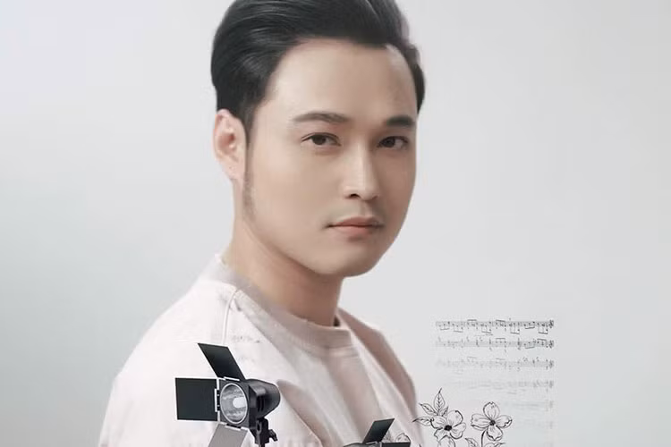 Những năm gần đây, Quang Vinh ở ẩn. Tuy nhiên, cuộc sống của anh luôn thu hút sự chú ý của người hâm mộ.