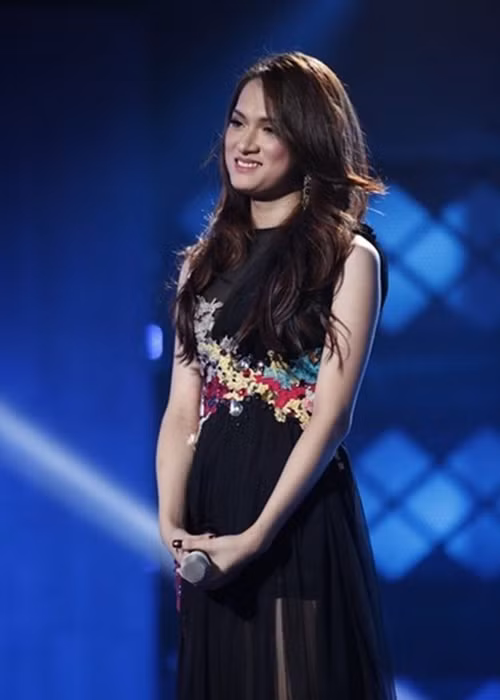 Nhận được tình cảm của nhiều khán giả khi công khai chuyển giới, Hương Giang vào top 4 Vietnam Idol dù giọng hát không nổi bật. Ảnh: Giaoducvietnam