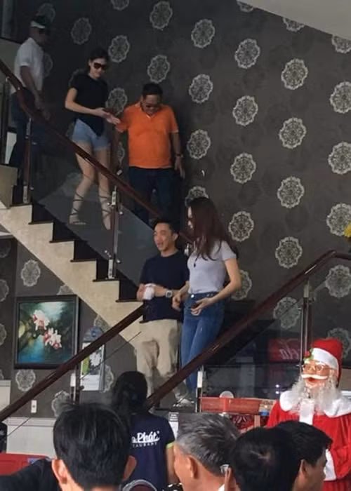 Đây là lần hiếm hoi hình ảnh cả hai đi bên nhau được ghi lại.