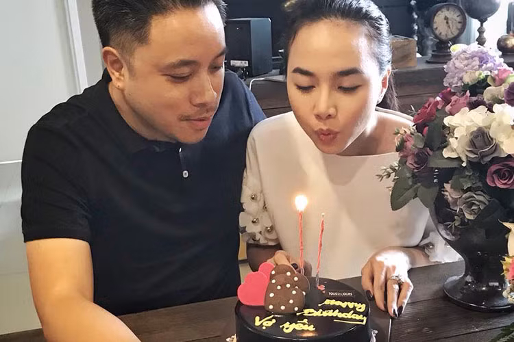 Hình ảnh Đinh Ngọc Diệp mừng sinh nhật cùng với ông xã.