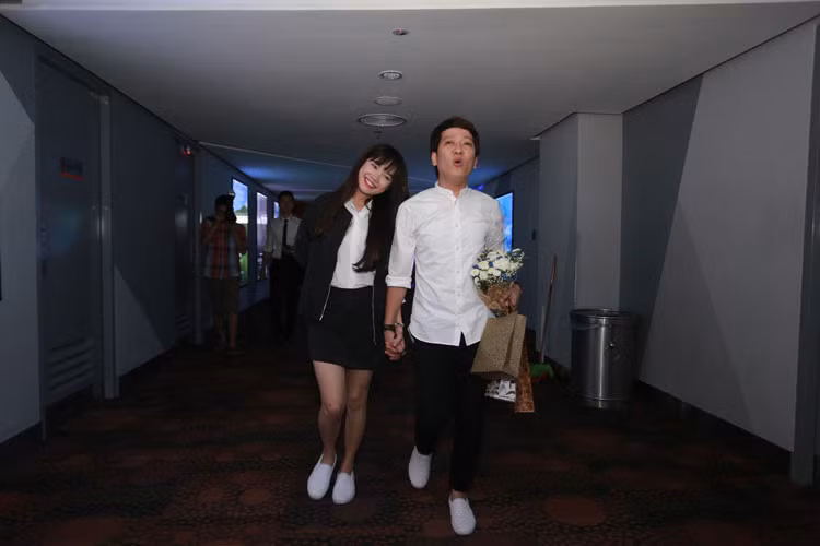 Năm 2015, đóng phim “49 ngày”, Trường Giang - Nhã Phương vướng tin đồn phim giả tình thật. Ảnh: NSX