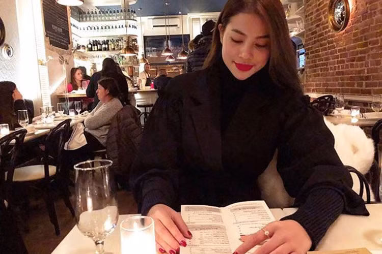 Phạm Hương viết trên trang cá nhân: “Chuyến tàu của cuộc đời vẫn lăn bánh... Hãy đưa tôi đến những nơi tuyệt đẹp như thế này”.