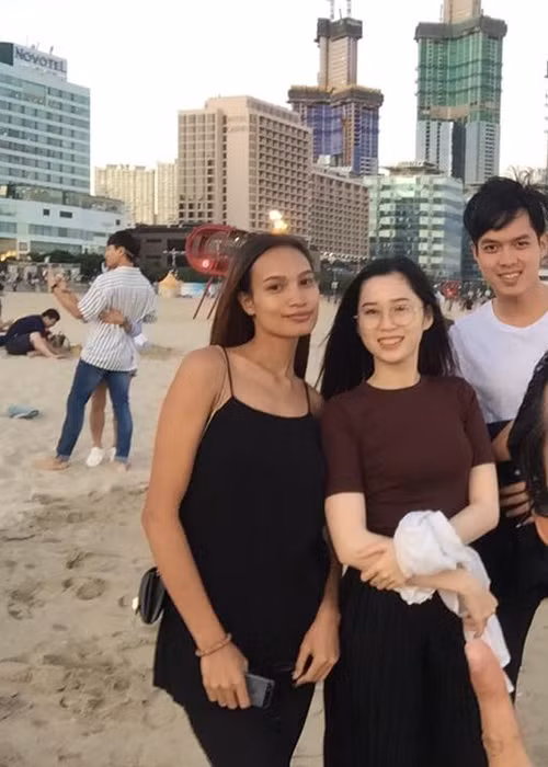 Khác với H’Hen Niê, H'Ăng Niê đã tham gia đến 7 cuộc thi nhan sắc trong 6 năm nhưng đều trắng tay.