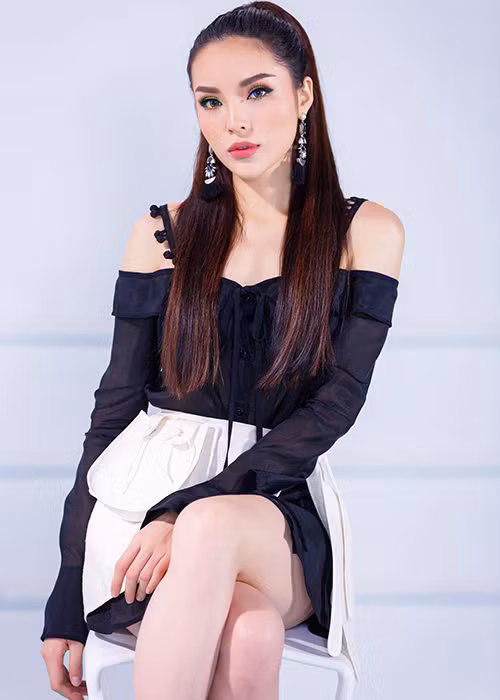 Sau những lùm xùm, Kỳ Duyên đã ở ẩn một thời gian dài. Cô hiện nỗ lực lấy lại hình ảnh. Ảnh: FBNV