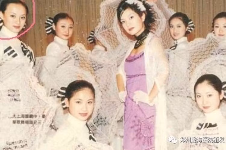 Tôn Lệ chạm ngõ phim ảnh khi đóng vai phụ trong Tân dòng sông ly biệt năm 2001. 2 năm sau đó, cô được giao vai nữ chính trong Ngọc Quan Âm. Ảnh: Sohu