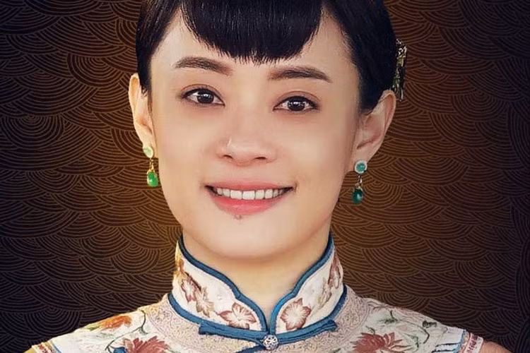Năm 2017, Tôn Lệ một lần nữa tỏa sáng trên màn ảnh với vai Châu Doanh trong bộ phim truyền hình Năm ấy hoa nở trăng vừa tròn. Ảnh: Sohu