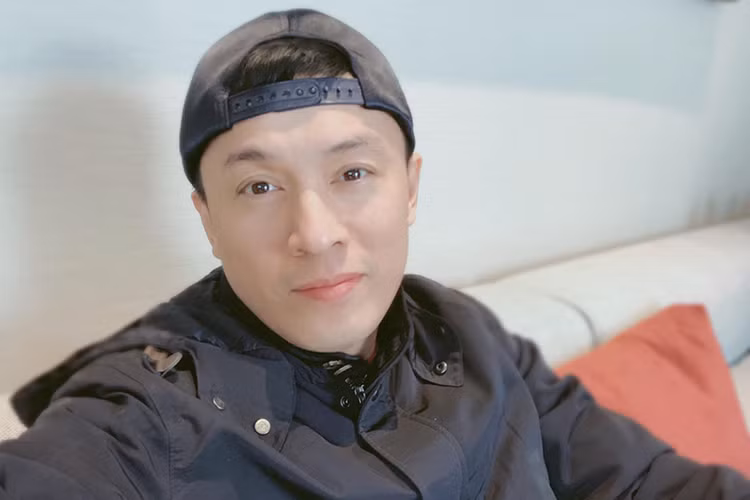 Lam Trường thưởng thức ẩm thực Hà Nội.