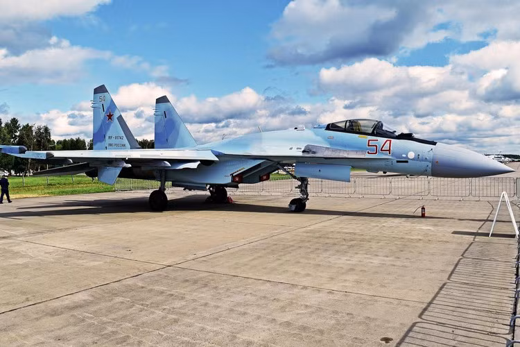 Dự kiến chiếc Su-35 đầu tiên của Ai Cập sẽ được giao ngay trong năm nay, tiến độ thực hiện hợp đồng được Nga lên kế hoạch cho đến năm 2023, nhưng có thể thay đổi tùy thuộc vào khả năng thanh toán của khách hàng.