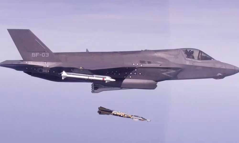 Mặc dù sự thật là cả hai loại chiến đấu cơ tàng hình J-20 của Trung Quốc và Su-57 của Nga đều sở hữu khả năng tán xạ sóng radar ấn tượng, nhưng chúng chưa đạt được năng lực mang bom hạt nhân.