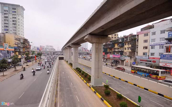 Việc hợp long tạo nên một hệ thống hạ tầng cầu cạn xuyên suốt toàn Dự án đường sắt đô thị Cát Linh - Hà Đông (Ảnh: Zing)