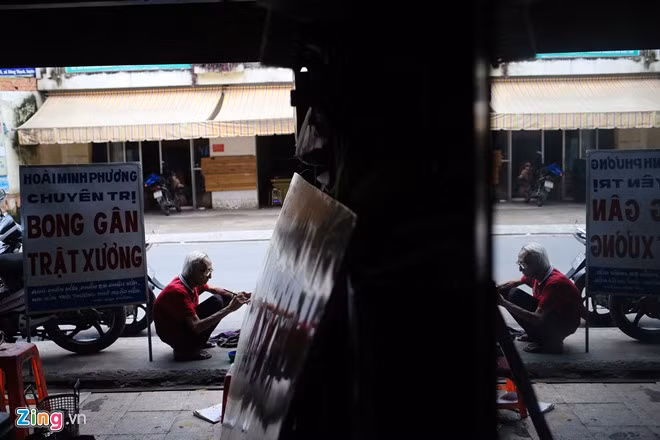 Căn nhà hiện nay ông thuê có giá 2,5 triệu đồng. Số tiền ông kiếm được cũng vừa đủ trả tiền nhà và thêm một chút để lo cuộc sống hàng ngày.